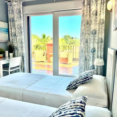 La Brisa Townhouse Golden Mile Dom wakacyjny