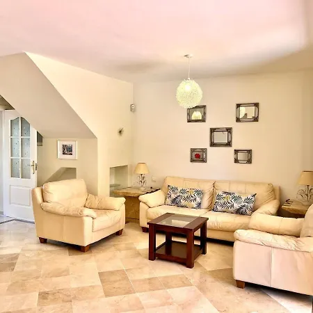 La Brisa Townhouse Golden Mile *
